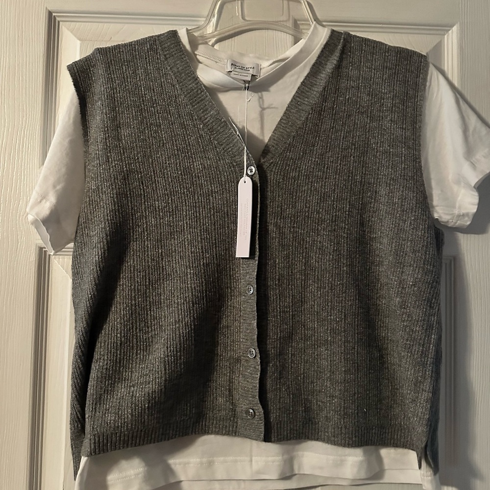 Song of Style White T-Shirt with Ribbed Cotton Vest Top